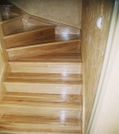 schody drewniane obkładane na beton